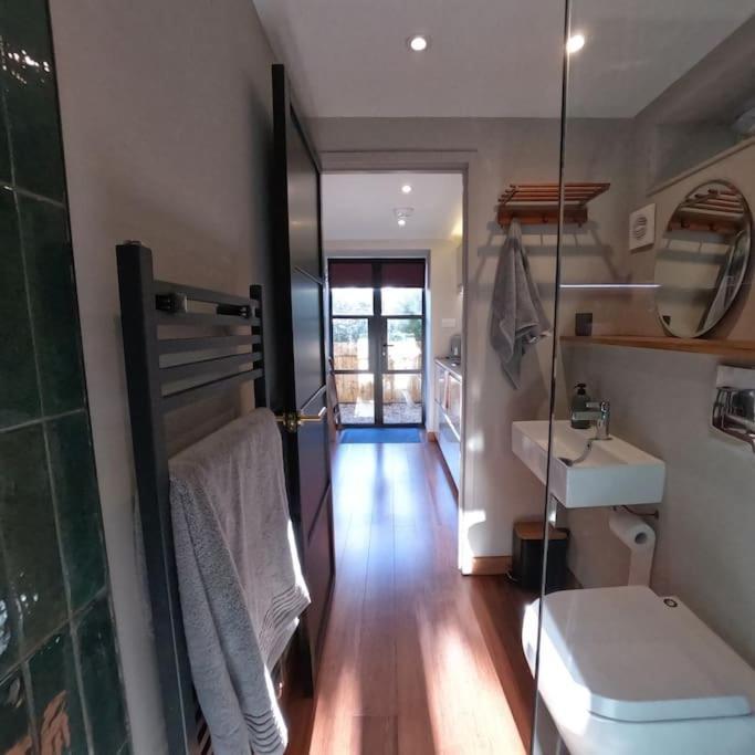 The Hideaway Apartment, باث المظهر الخارجي الصورة