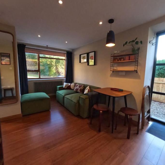 The Hideaway Apartment, باث المظهر الخارجي الصورة