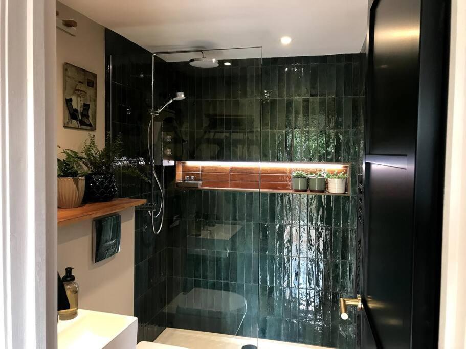 The Hideaway Apartment, باث المظهر الخارجي الصورة